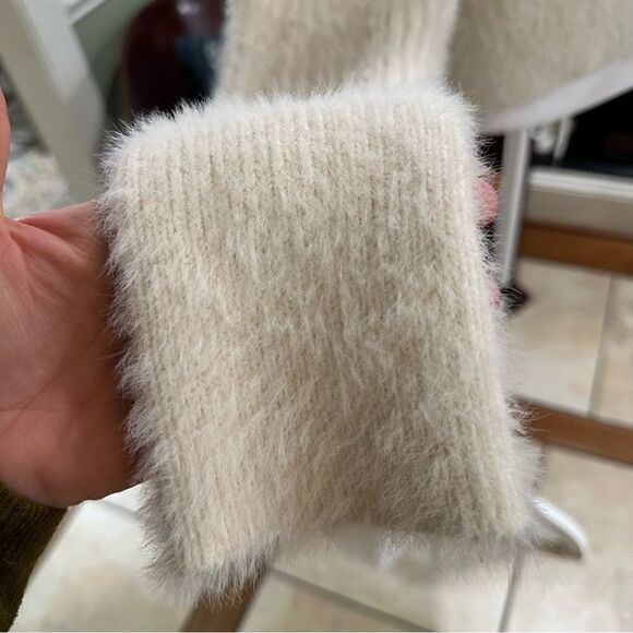 TopShop White Fuzzy Sweater Size M - Picture 9 of 11